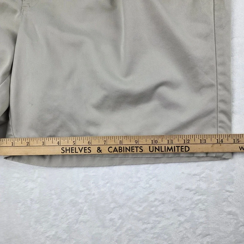 Haggar Chino Shorts Mens 44 Khaki Tan Flat Front Casual Classic Fit Excellent